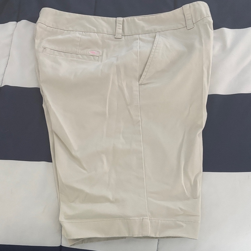 Vineyard Vines Women's Tan Shorts